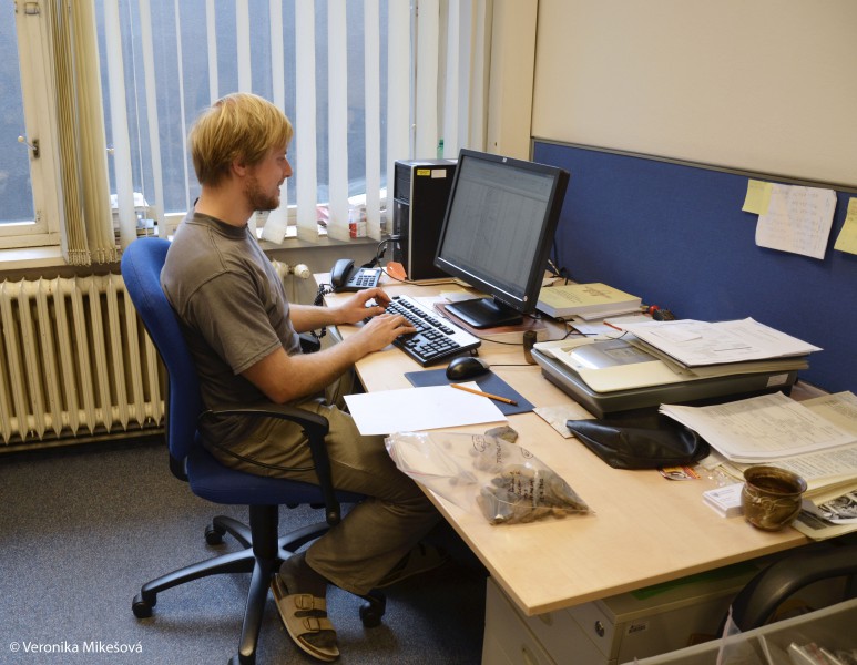 Důležitou částí archeologovy práce je databáze.